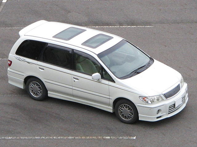 Nissan-Presage_axis-u30_1998-sunroof_close